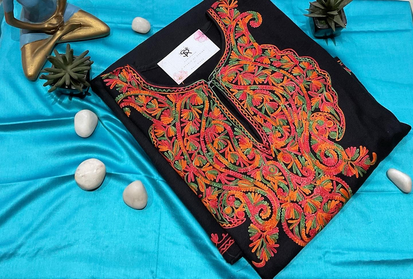 Black Aari Embroidered Kashmiri Pheran