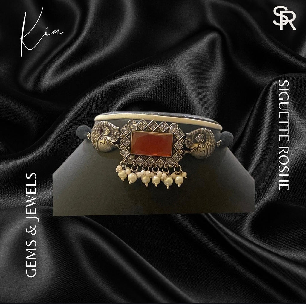 Kia Statement Oxidised Choker